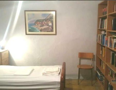 Communist Style Apartment Tirana Exterior photo